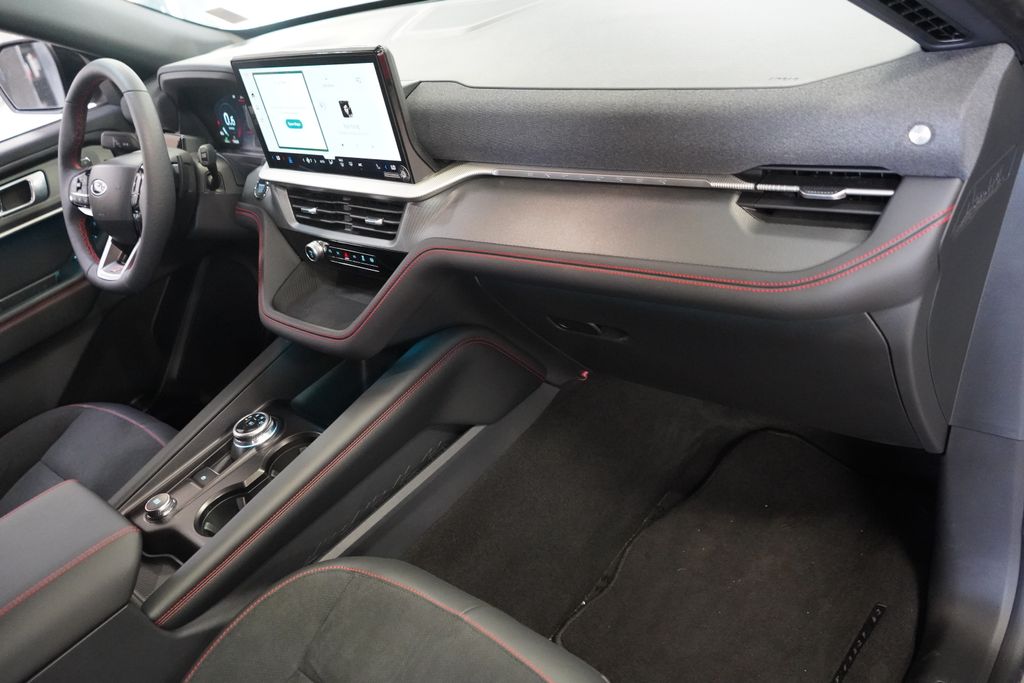 2026 Ford Explorer ST - Photo 17