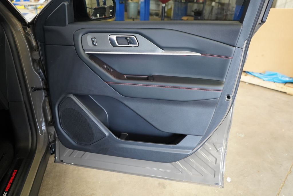 2026 Ford Explorer ST - Photo 16