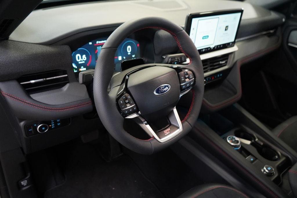 2026 Ford Explorer ST - Photo 13