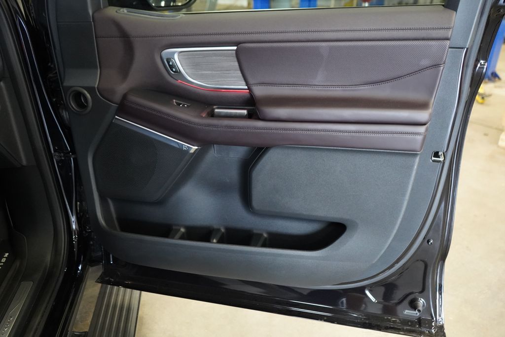 2025 Ford Expedition Platinum - Photo 18