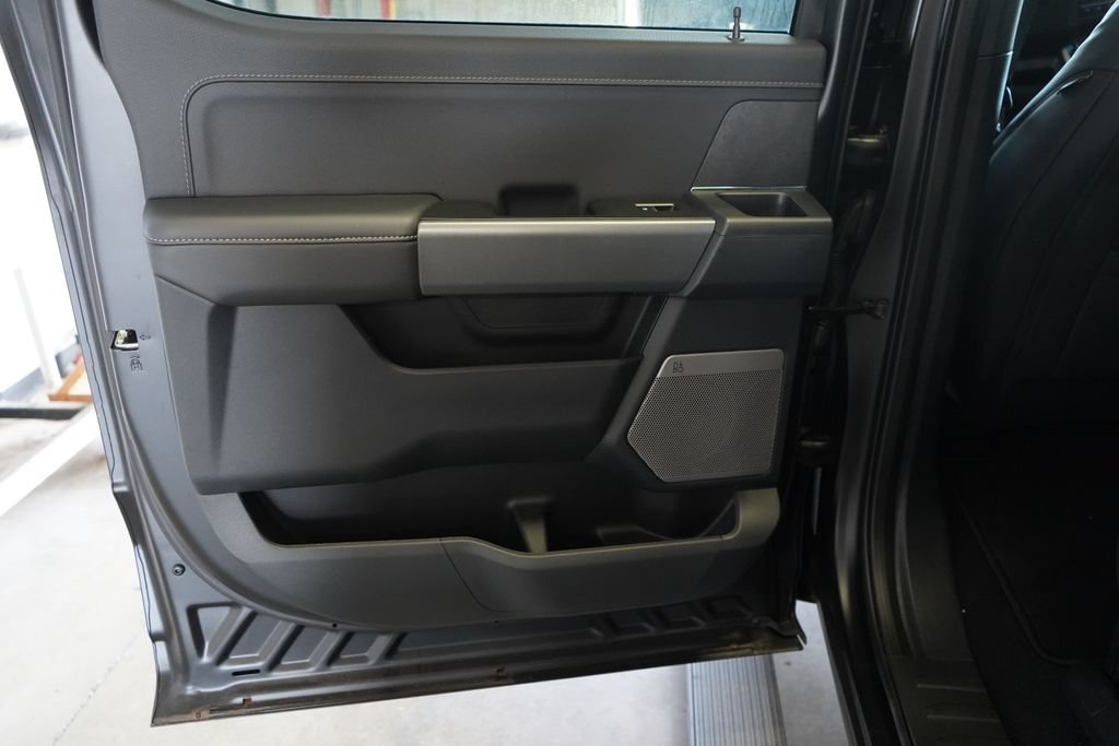 2025 Ford F-150 XLT - Photo 28