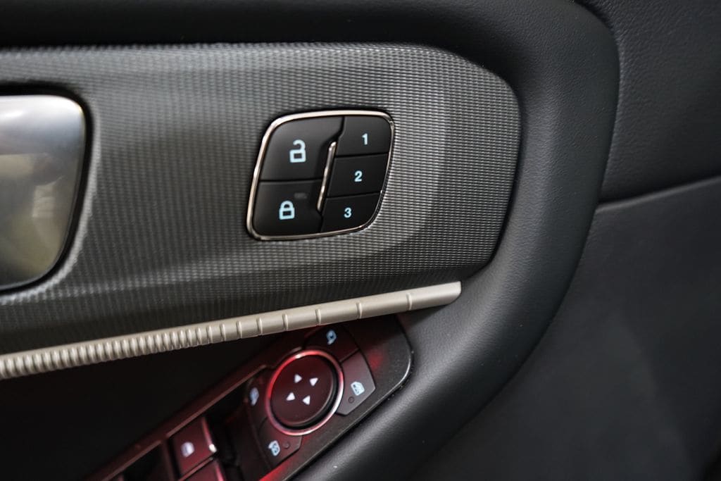 2026 Ford Explorer ST - Photo 28