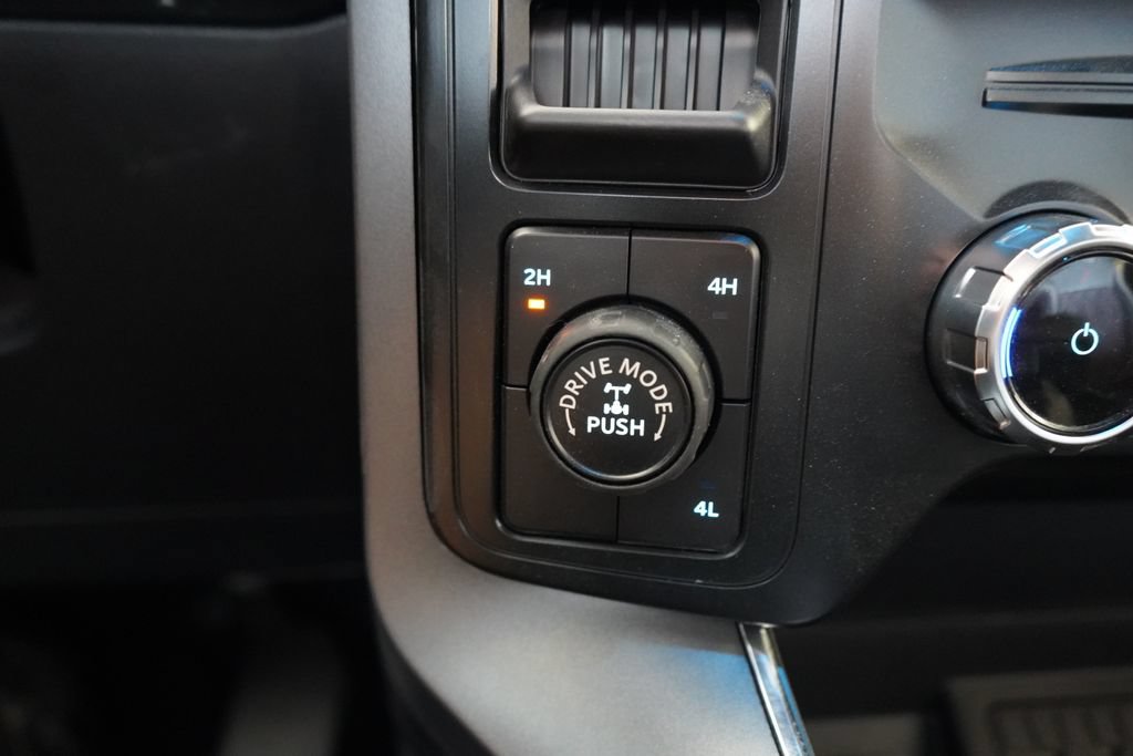 2025 Ford F-150 XLT - Photo 40