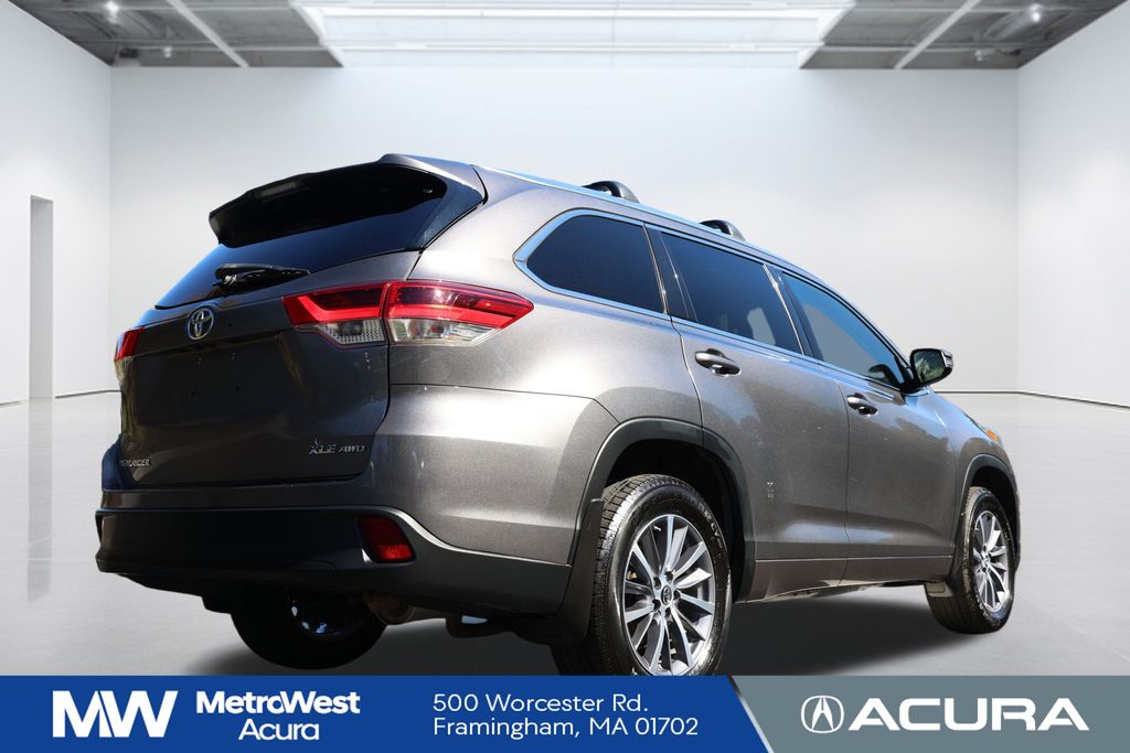 2018 Toyota Highlander XLE photo 3