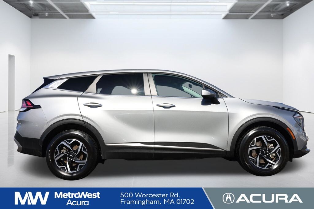 Used 2025 Kia Sportage LX SUV