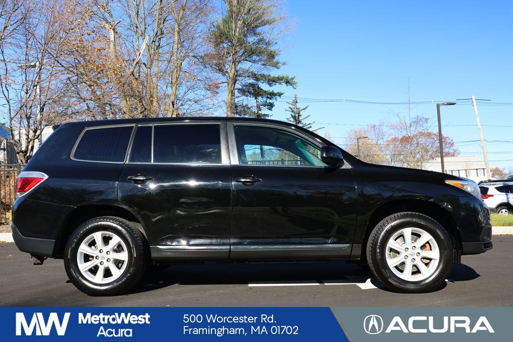 Used 2013 Toyota Highlander 4WD Plus V6 SUV