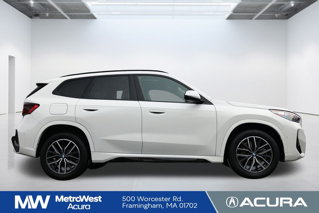 2023 Bmw X1 XDrive28i photo 3