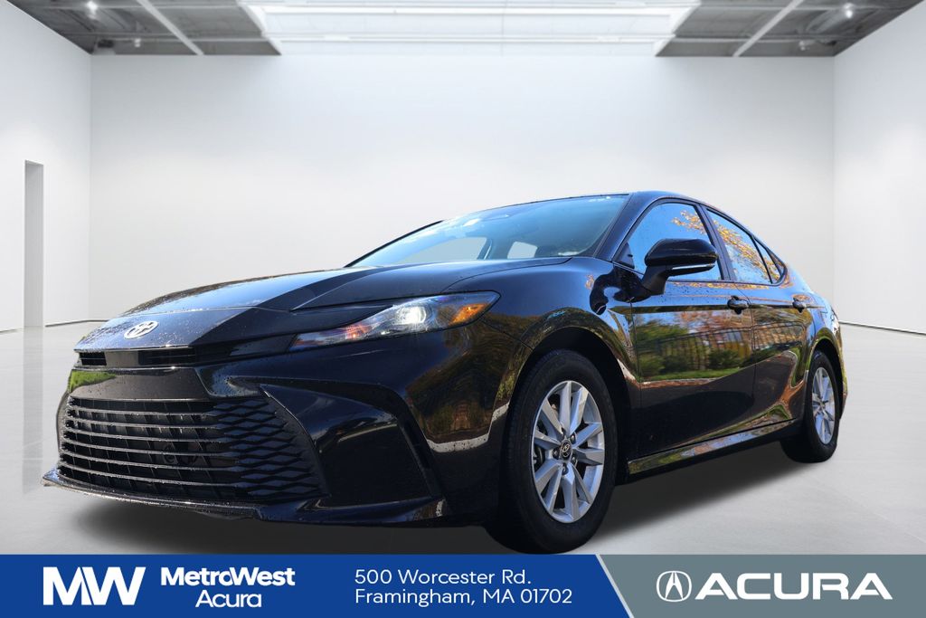 2025 Toyota Camry XLE's photo