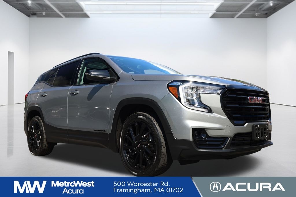 Used 2024 GMC Terrain SLT SUV