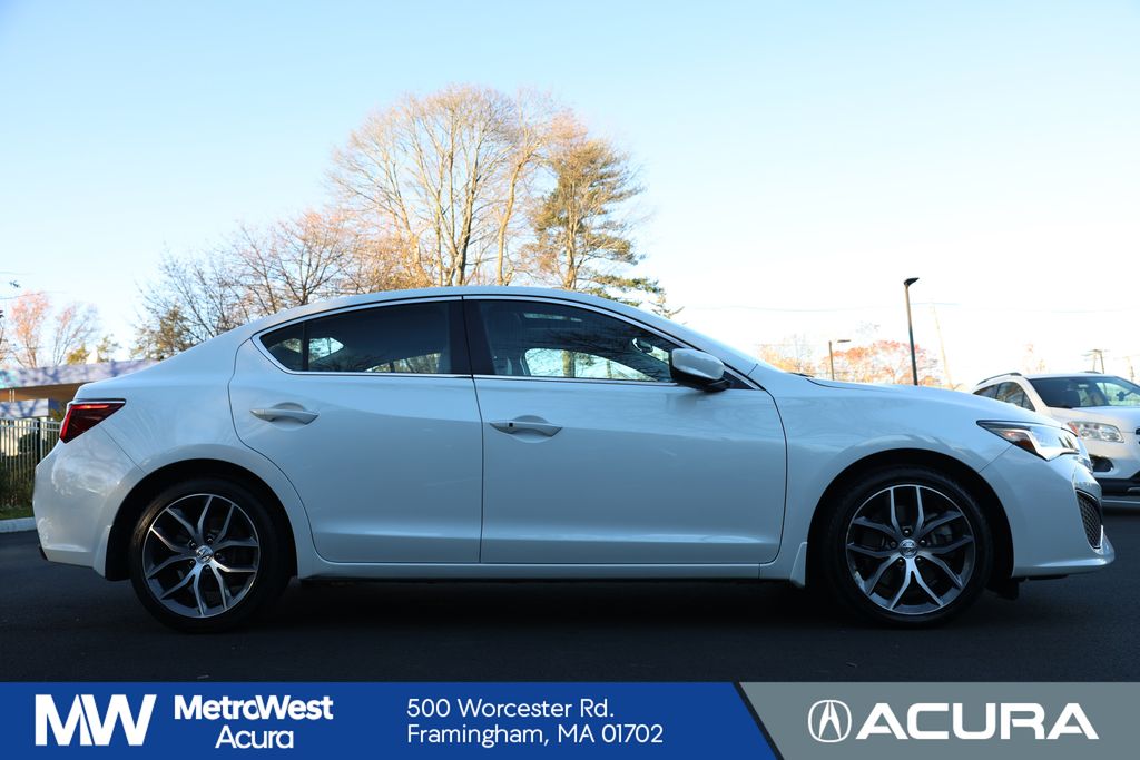 2021 Acura ILX Premium photo 4
