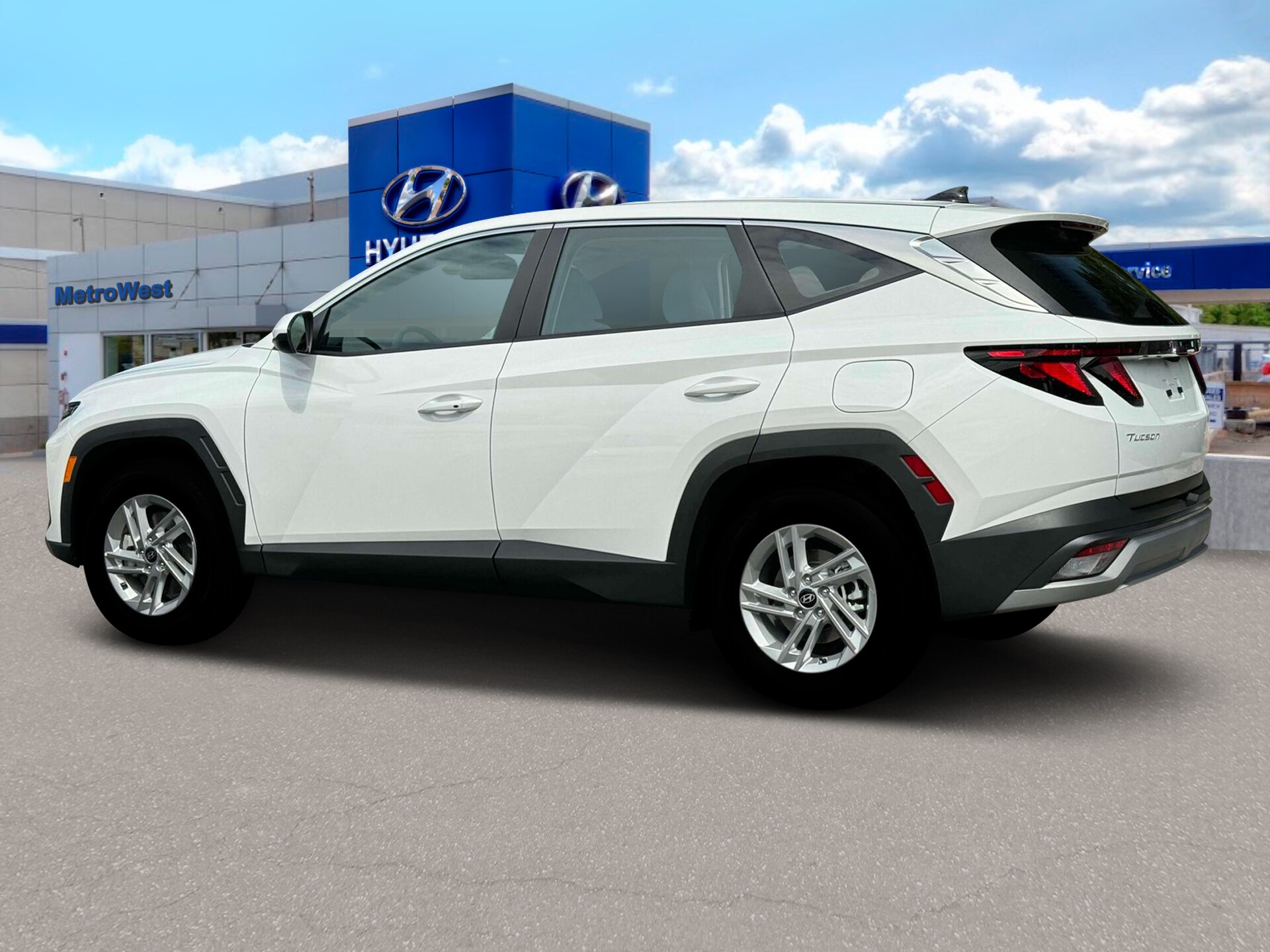 2025 Hyundai Tucson SE photo 3