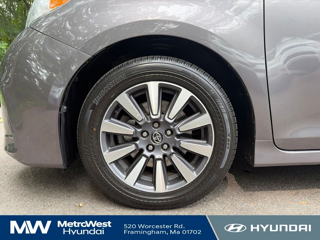 2019 Toyota Sienna XLE - Photo 27