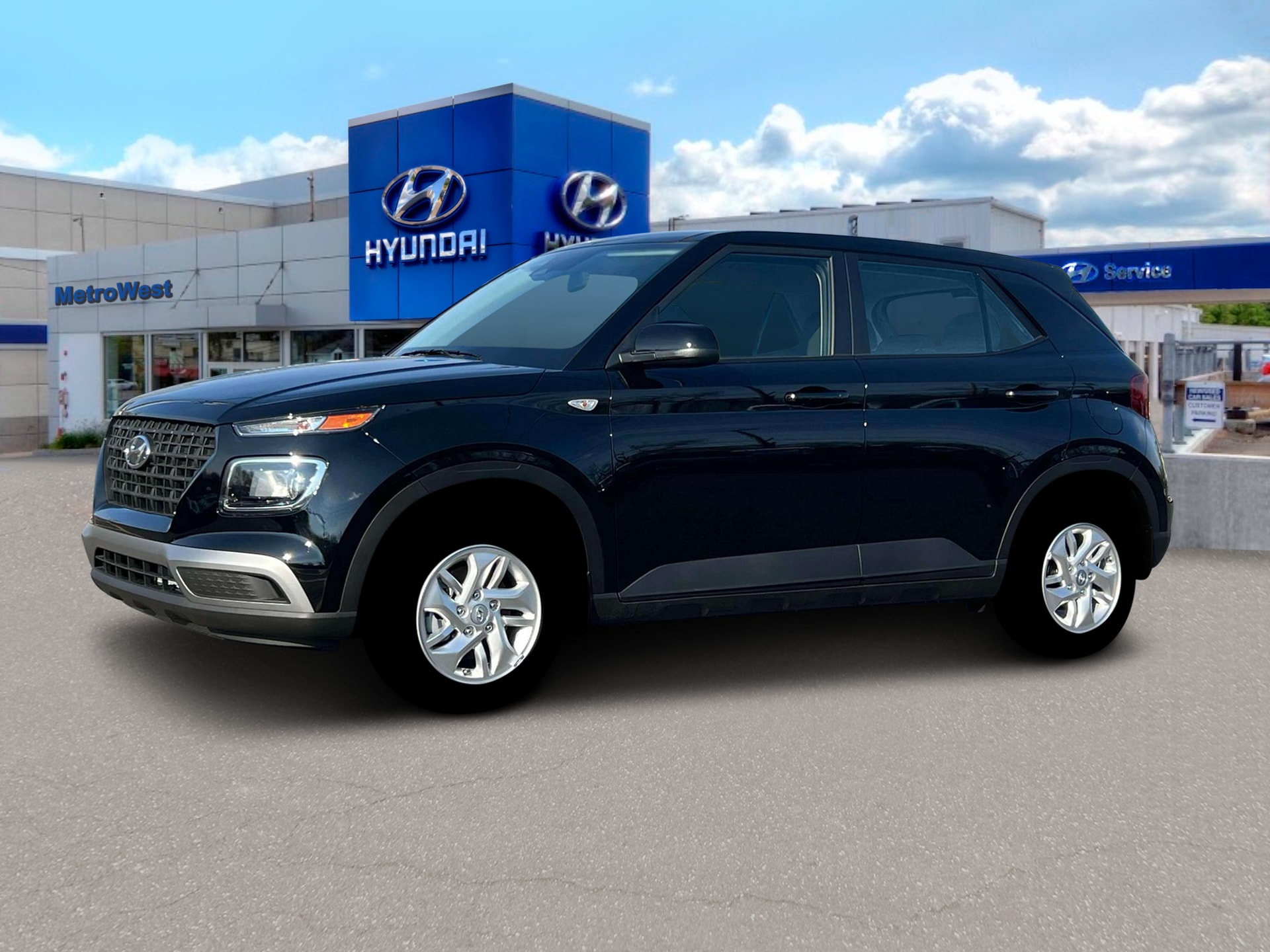 2025 Hyundai Venue SE photo 2