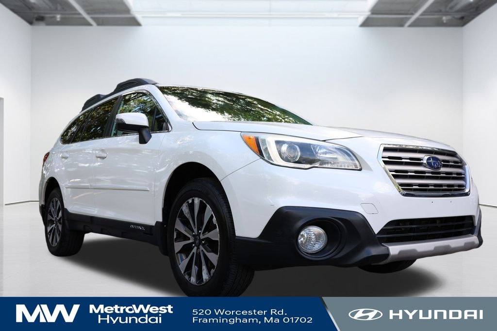 Used 2015 Subaru Outback 2.5i Limited w/Moonroof/KeylessAccess/Nav/EyeSight SUV