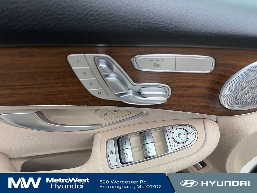 2021 Mercedes-Benz GLC GLC300 - Photo 10