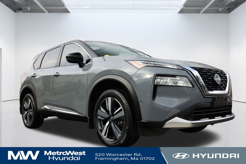 2023 Nissan Rogue Platinum photo 3