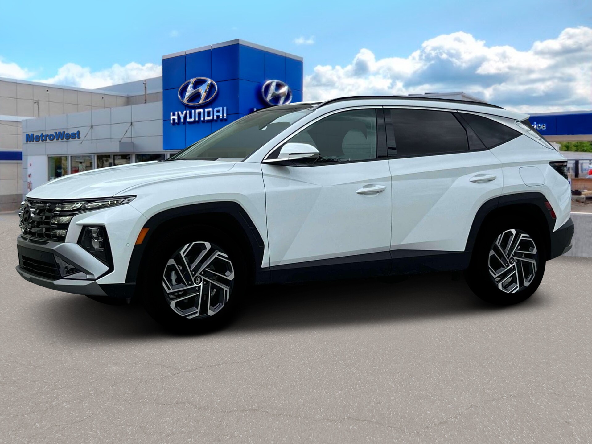 2025 Hyundai Tucson Hybrid Limited photo 2
