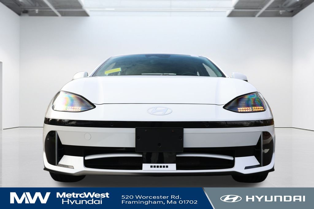 2023 Hyundai Ioniq 6 SEL photo 2