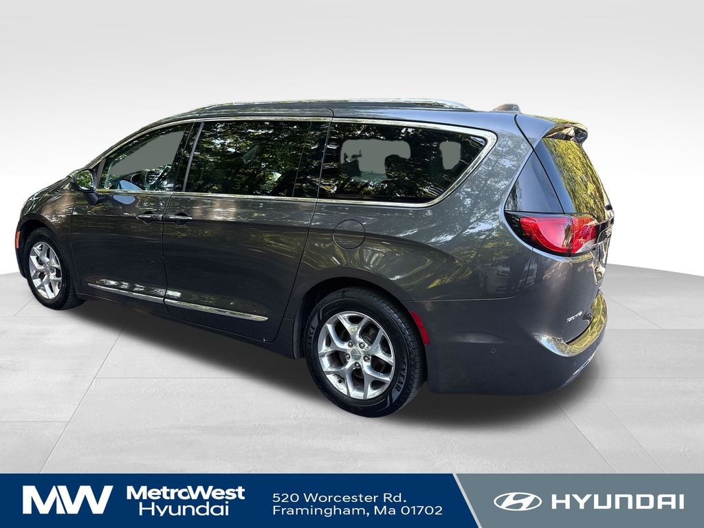 Used 2017 Chrysler Pacifica Limited Van
