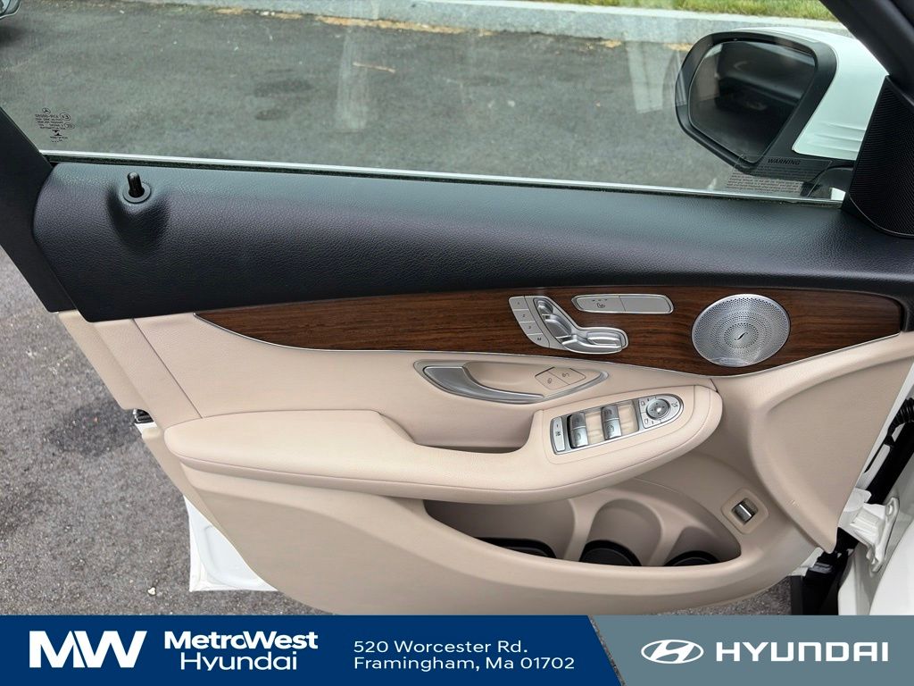 2021 Mercedes-Benz GLC GLC300 - Photo 9