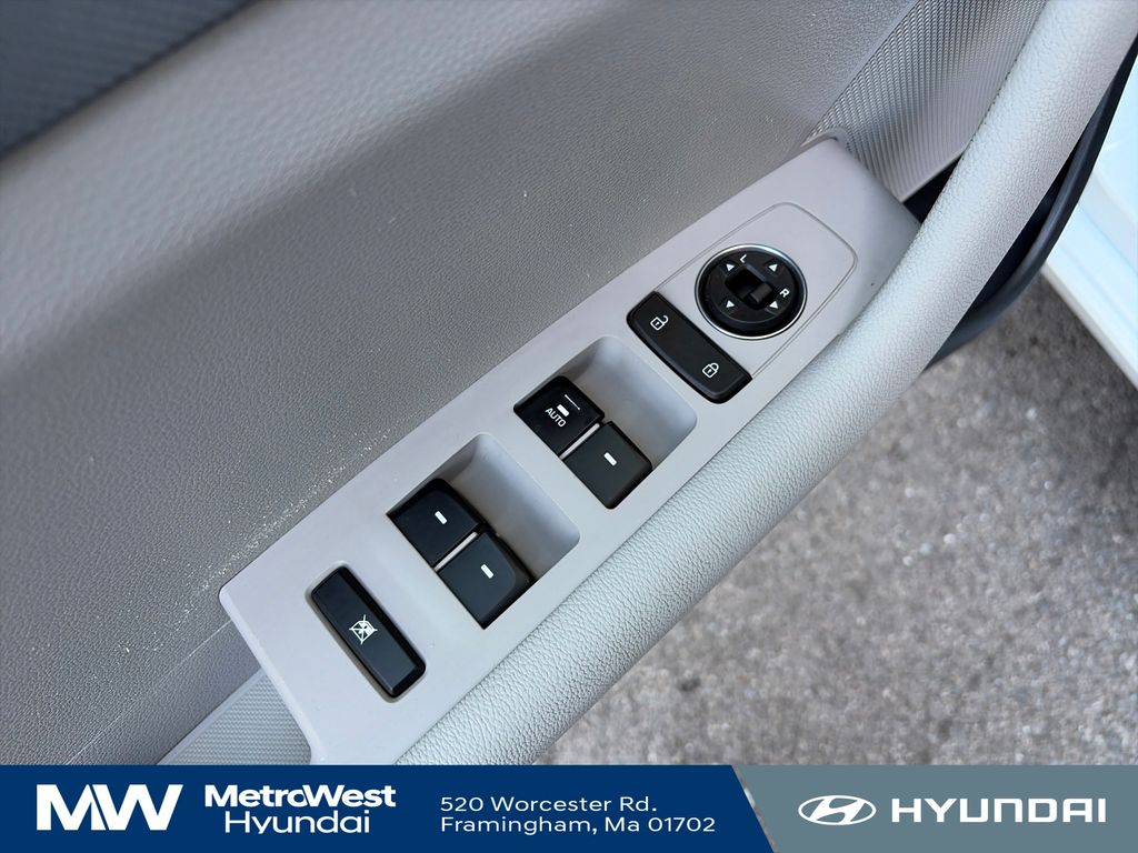 2017 Hyundai Sonata SE - Photo 11