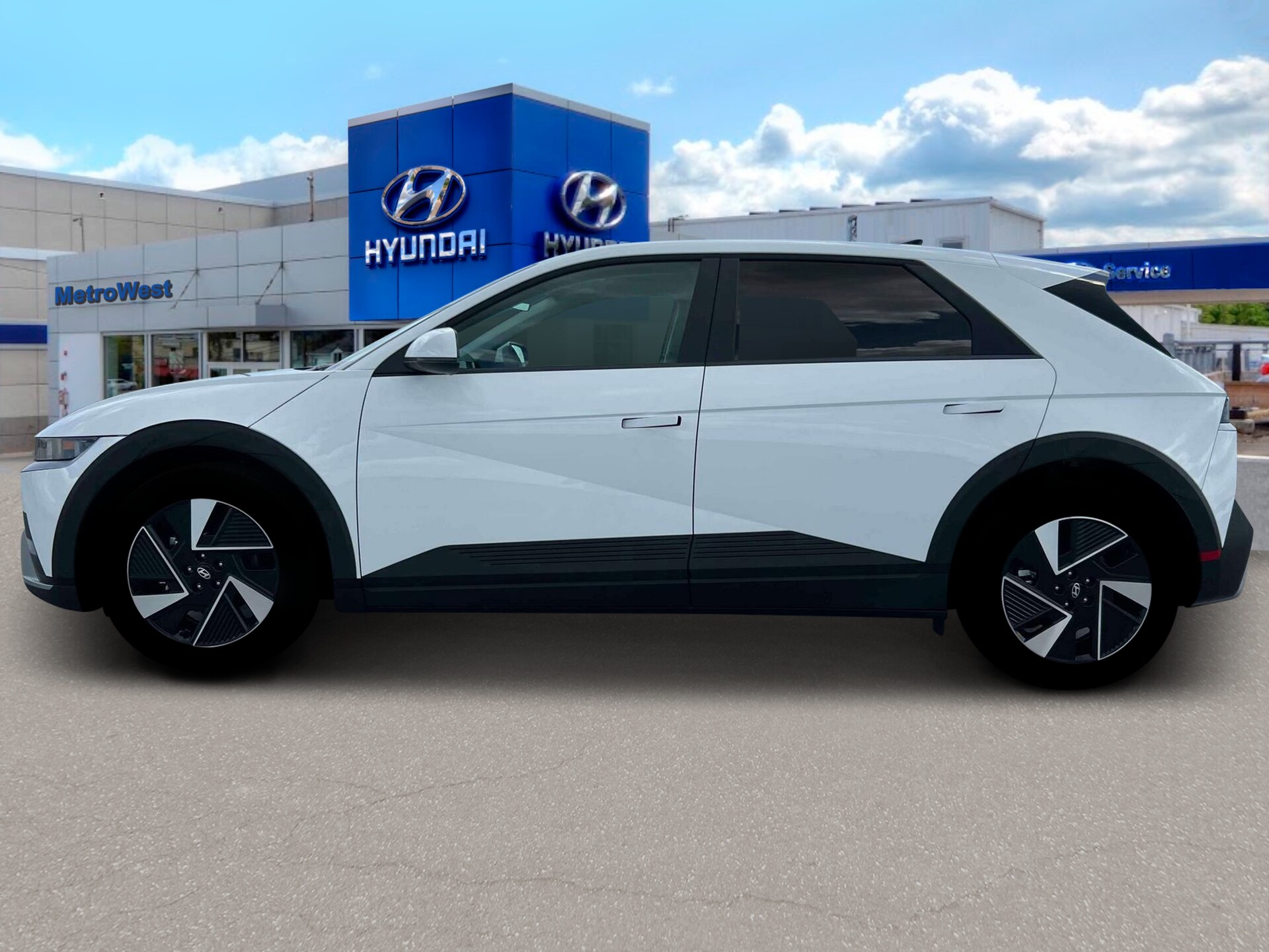 2025 Hyundai Ioniq 5 SE photo 3