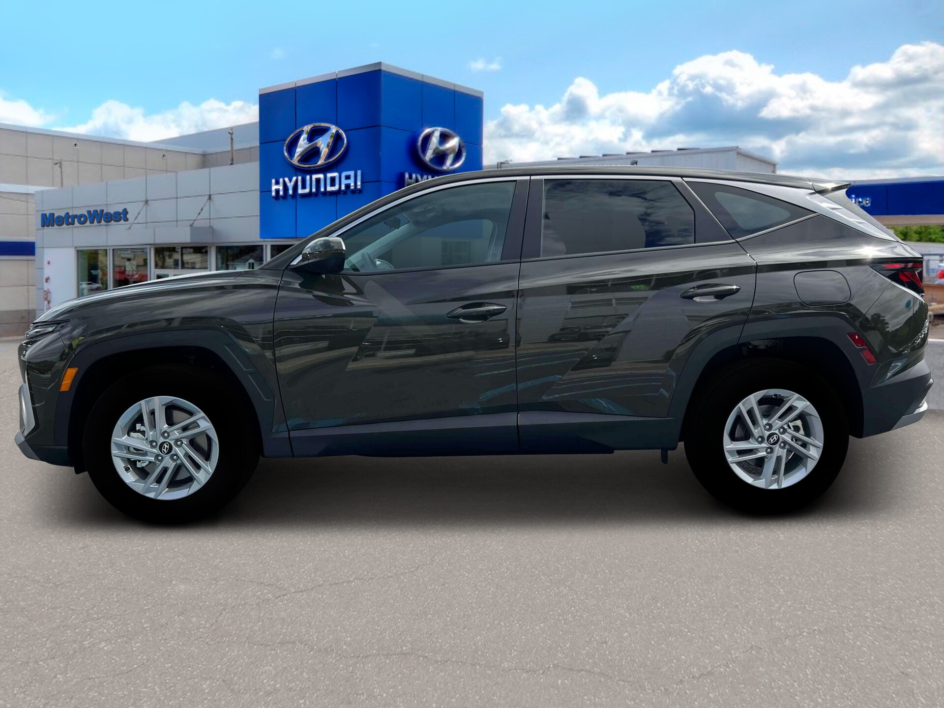 2025 Hyundai Tucson SE photo 3