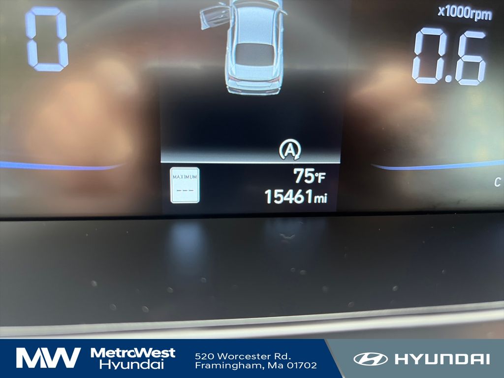 2024 Hyundai Elantra SE - Photo 16