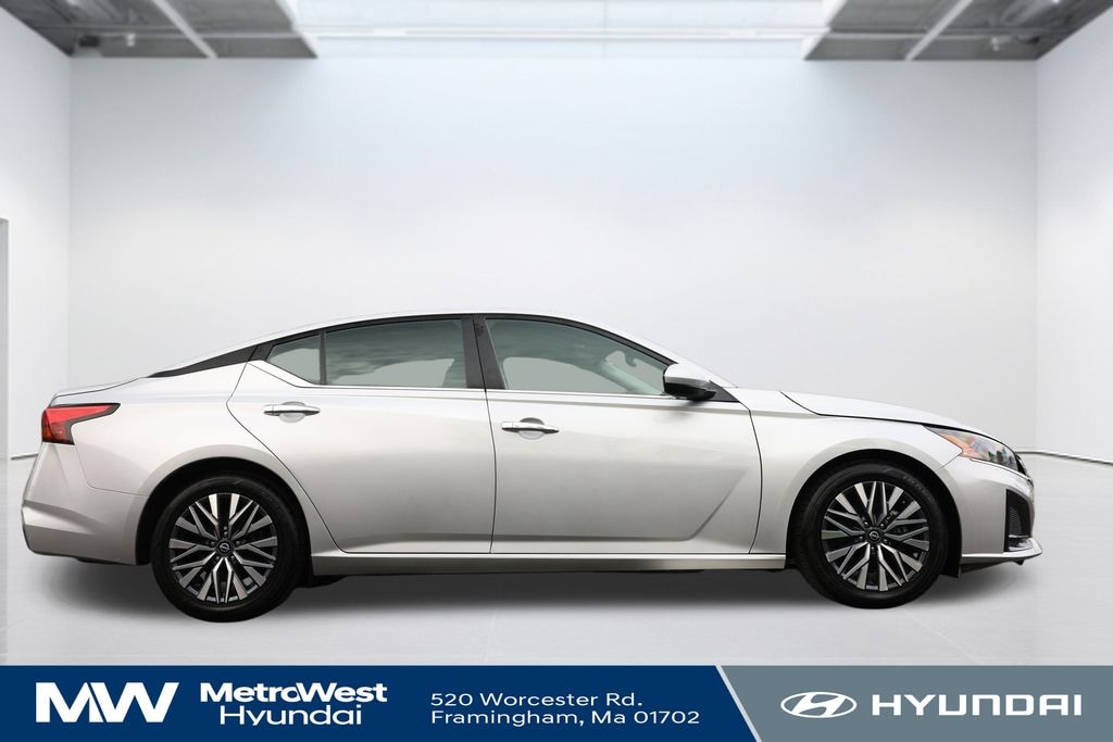 Used 2023 Nissan Altima 2.5 SV Sedan