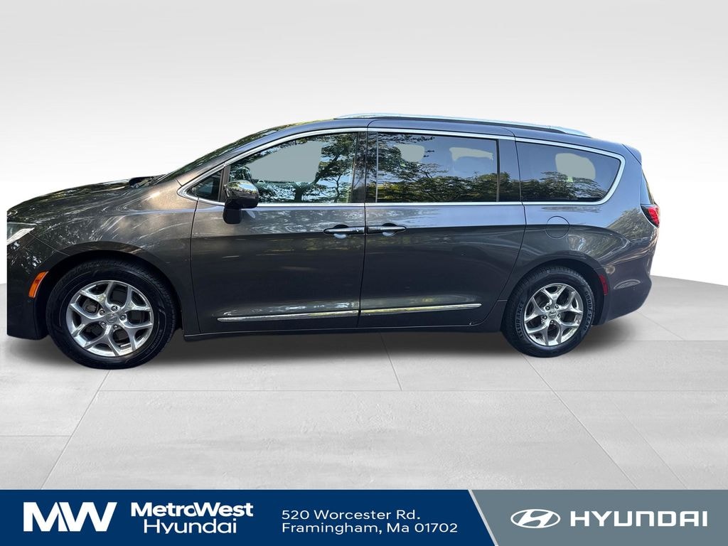 Used 2017 Chrysler Pacifica Limited Van