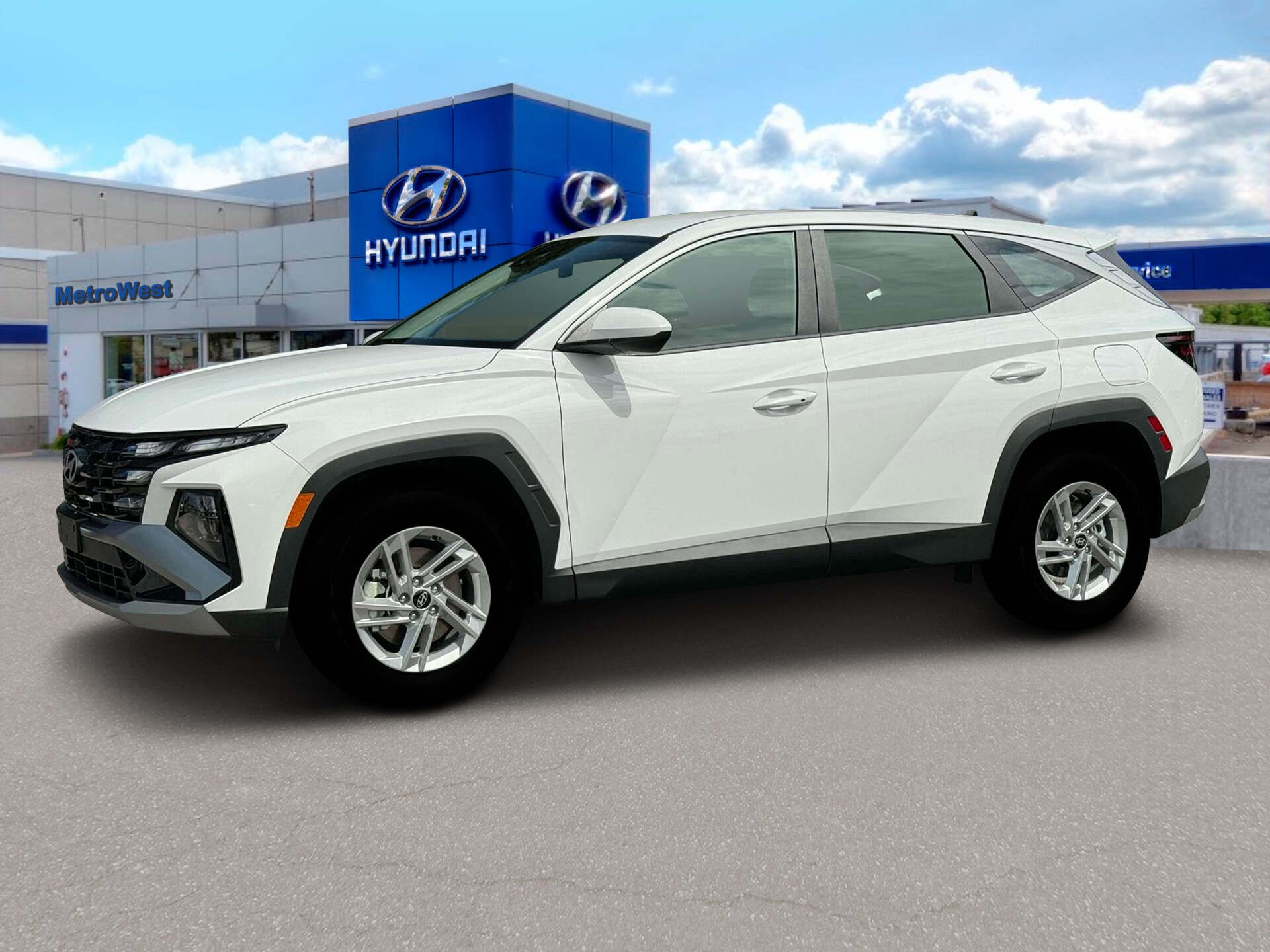 2025 Hyundai Tucson SE photo 2