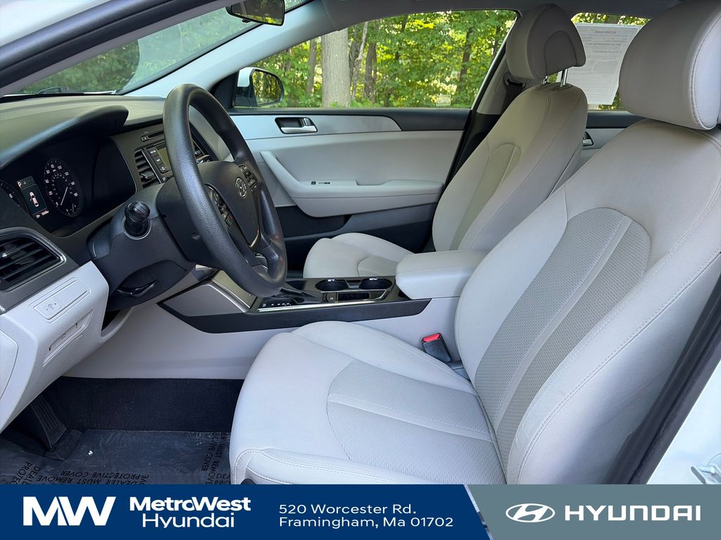 2017 Hyundai Sonata SE - Photo 9
