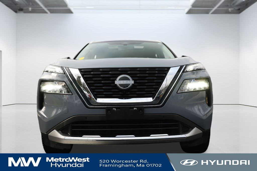 2023 Nissan Rogue Platinum photo 2