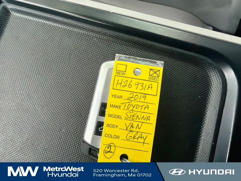 2019 Toyota Sienna XLE - Photo 30