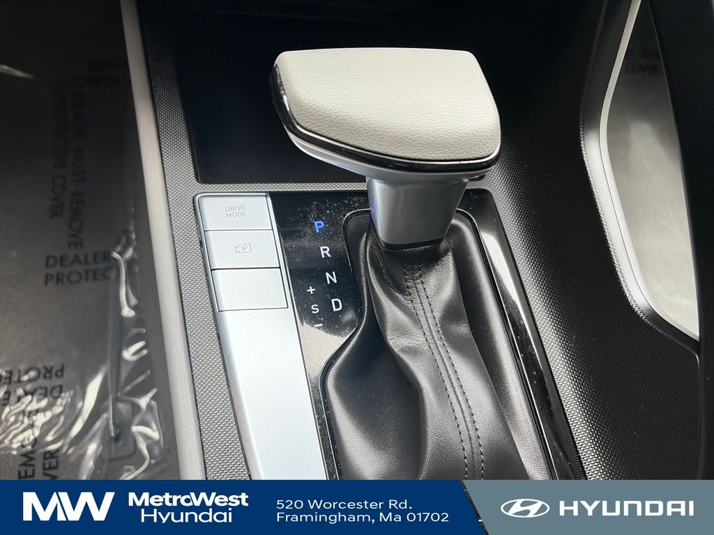 2024 Hyundai Elantra SE - Photo 23