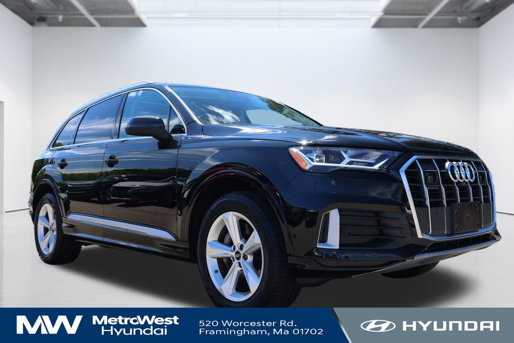 2022 Audi Q7 45 Premium photo 3