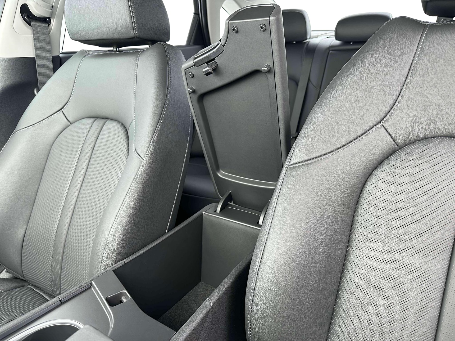 2025 Hyundai Sonata Hybrid Limited - Photo 18