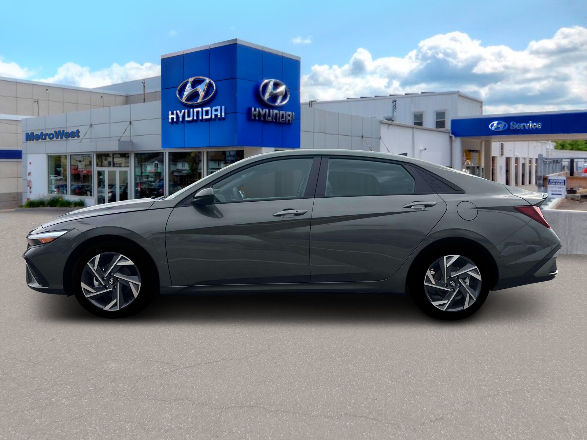 2025 Hyundai Elantra SEL Sport photo 3
