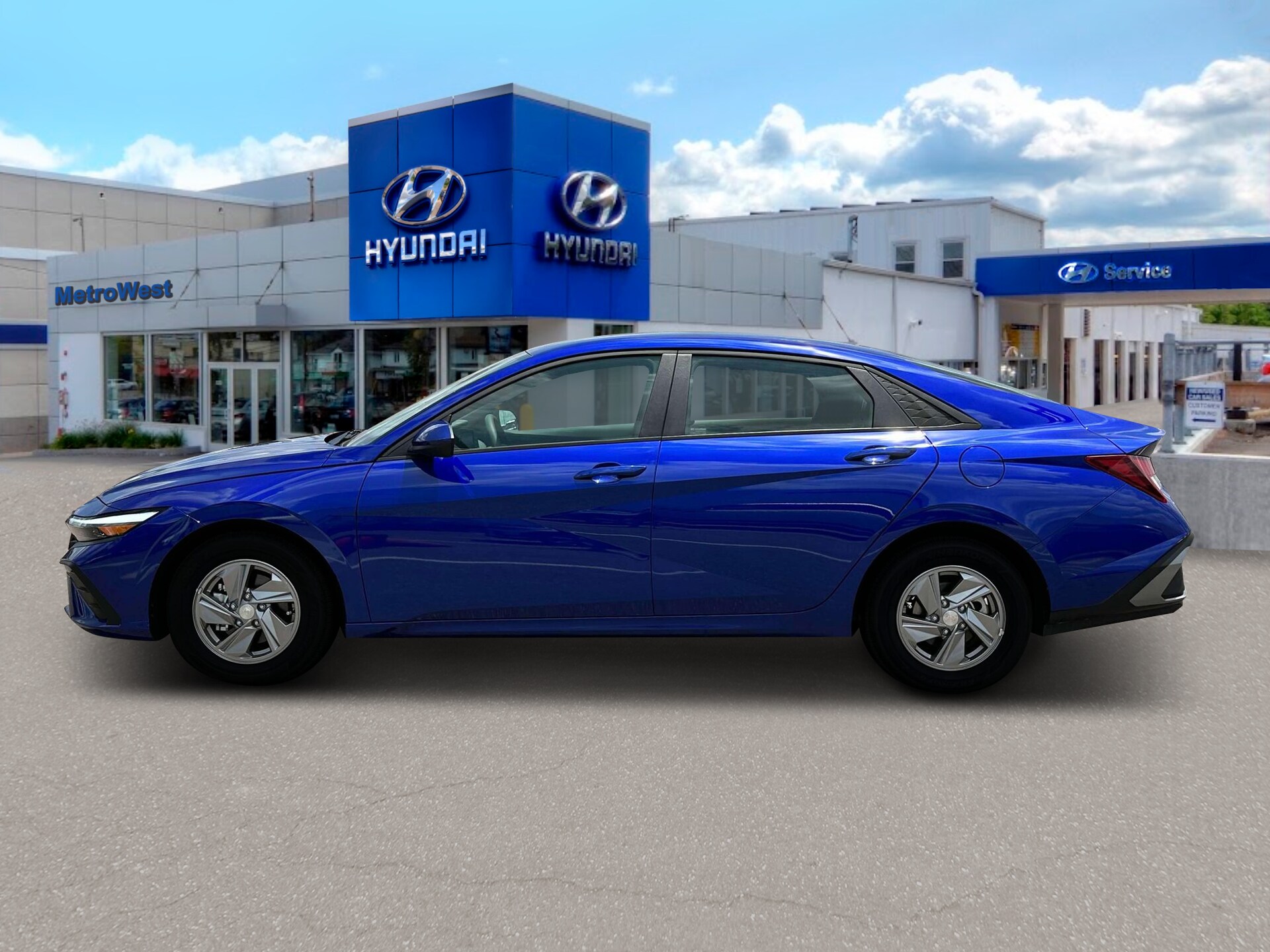 2025 Hyundai Elantra SE photo 2
