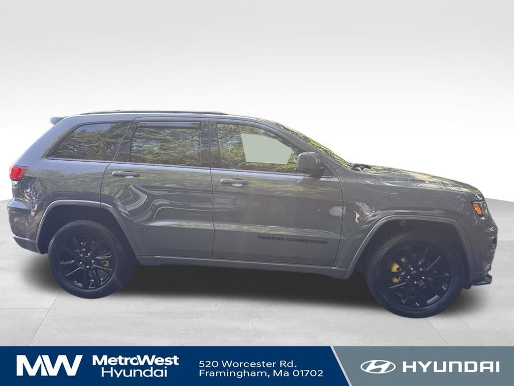 Used 2020 Jeep Grand Cherokee Laredo SUV