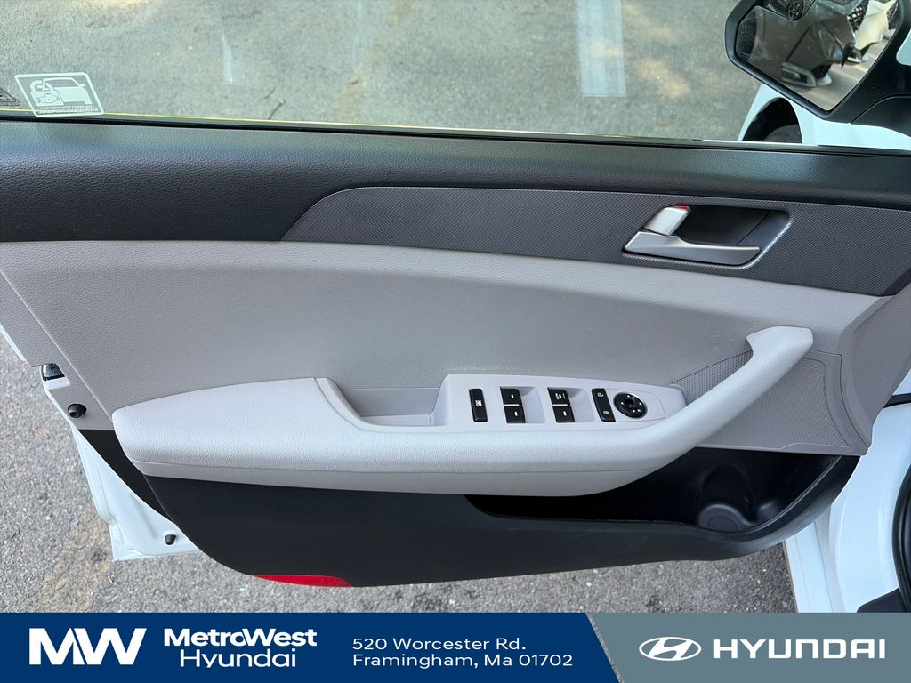 2017 Hyundai Sonata SE - Photo 10