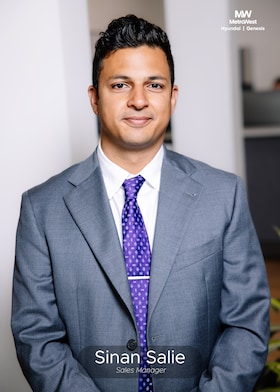 Staff member Sinan Salie from ID_3af26e