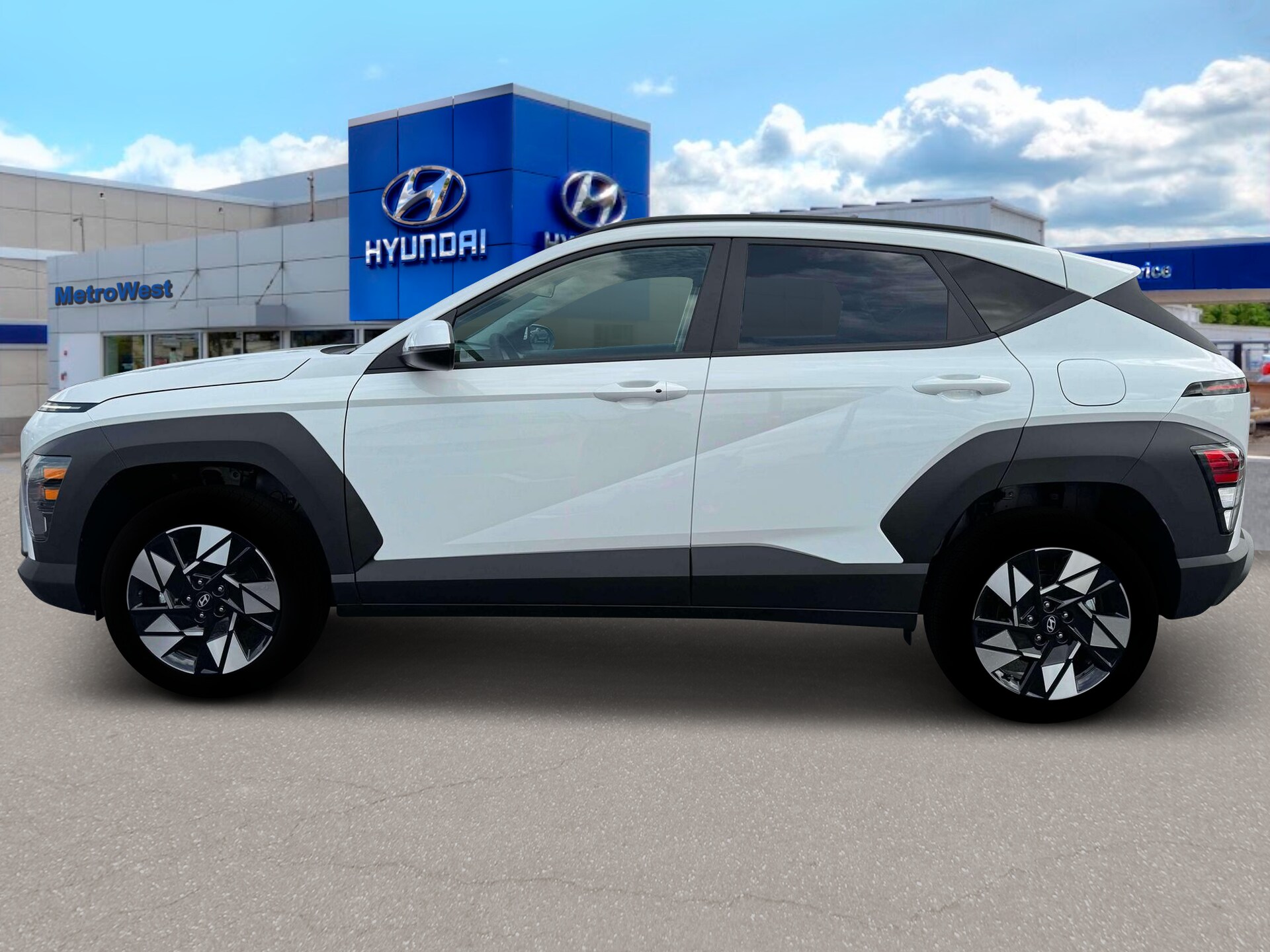 2025 Hyundai Kona SEL photo 3