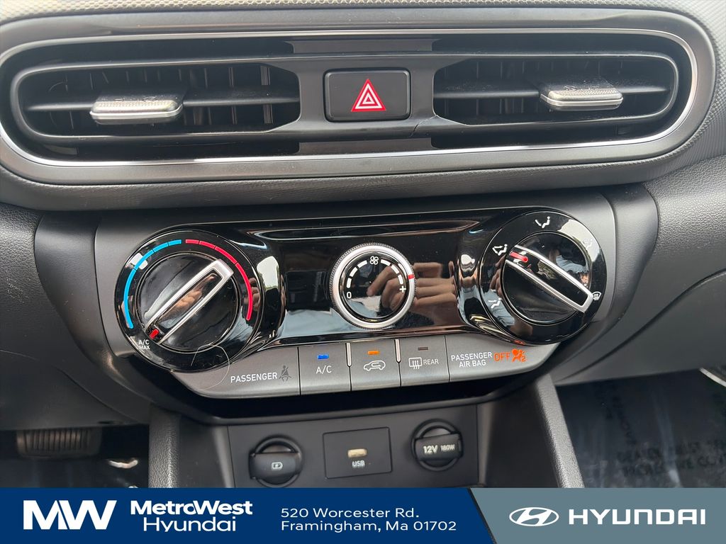 2023 Hyundai Kona SEL - Photo 18