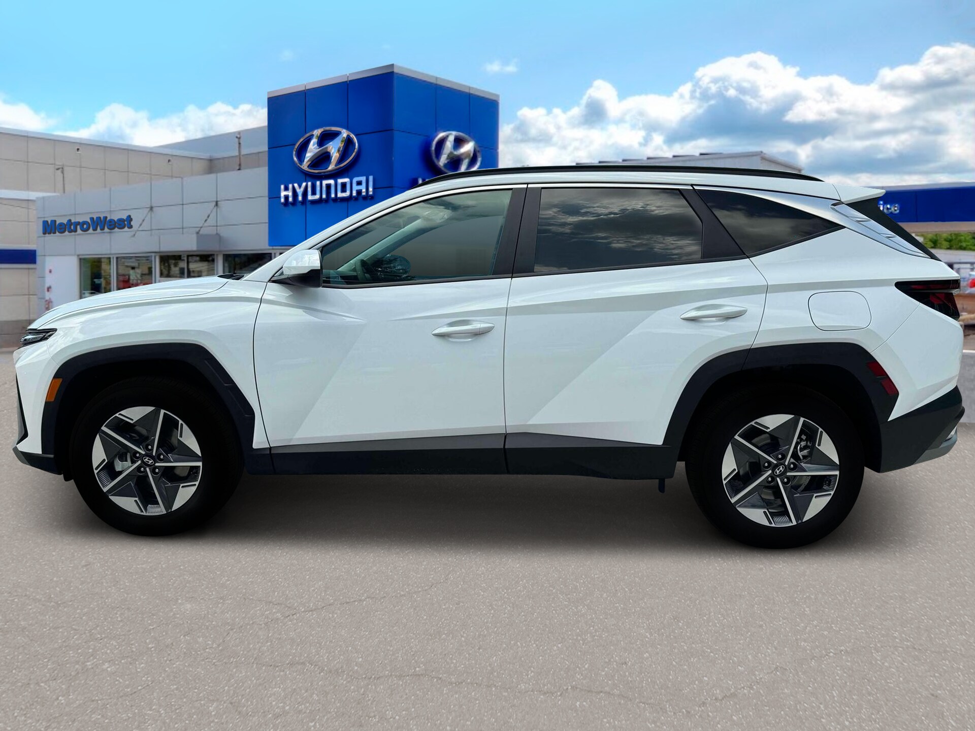2025 Hyundai Tucson SEL photo 3