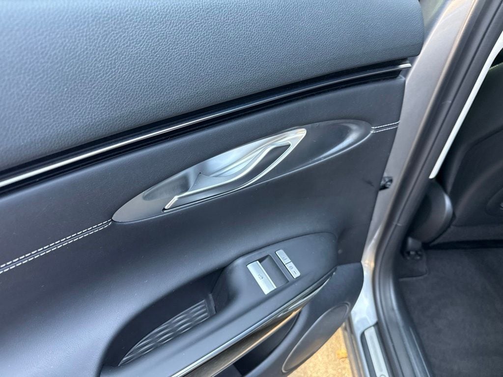 2025 GENESIS GV70 Standard - Photo 14