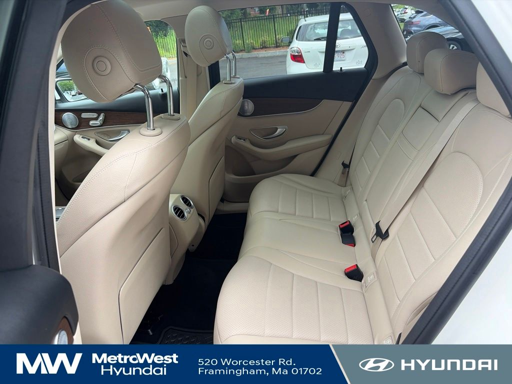 2021 Mercedes-Benz GLC GLC300 - Photo 21
