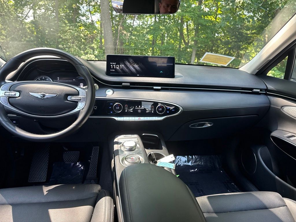 2025 GENESIS GV70 Standard - Photo 16