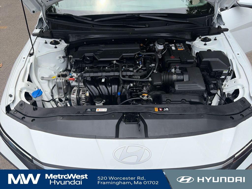 2024 Hyundai Elantra SE - Photo 21
