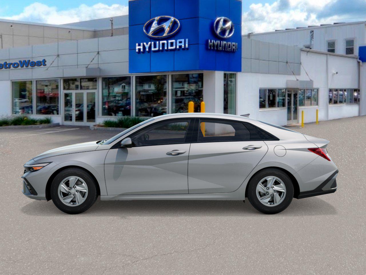 2025 Hyundai Elantra SE photo 3